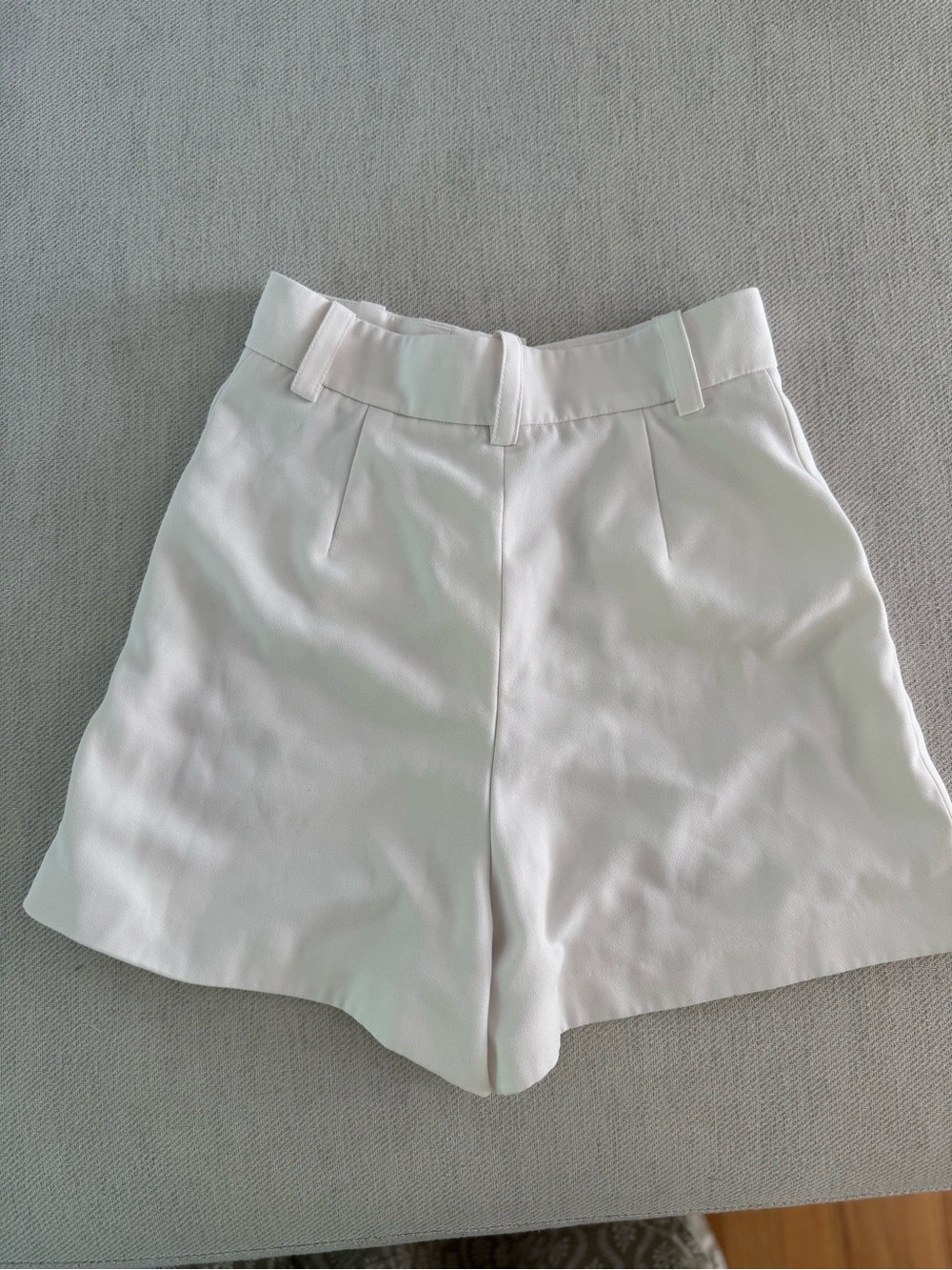 Zara White High-Waist Tailored Shorts - Picture 2 of 8